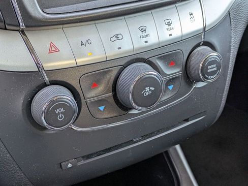 Used 2015 Dodge Journey American Value Package w/ Flexible Seating Group image 20