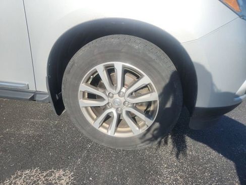 Used 2015 Nissan Pathfinder SL w/ SL Tech Package AWD/4WD image 5