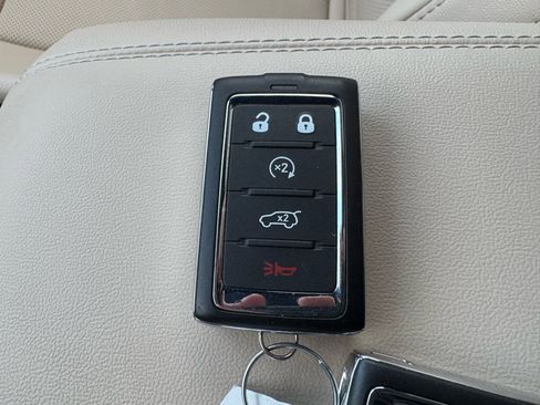 Used 2024 Jeep Grand Cherokee Limited w/ Luxury Tech Group II image 29