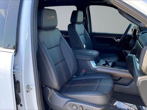 New 2026 Chevrolet Silverado 2500 High Country w/ High Country Premium Package AWD/4WD image 11