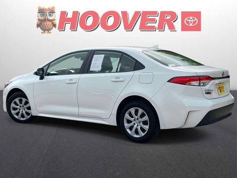 Used 2025 Toyota Corolla LE FWD image 5