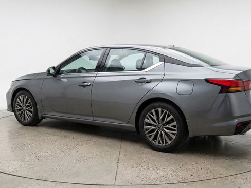 Used 2025 Nissan Altima 2.5 SV image 6