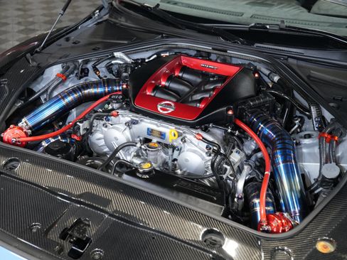 Used 2017 Nissan GT-R NISMO AWD/4WD image 46