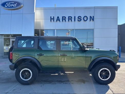 Used 2023 Ford Bronco w/ Sasquatch Package image 4