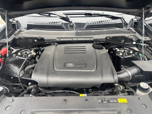 Certified 2025 Land Rover Defender 110 S AWD/4WD image 19