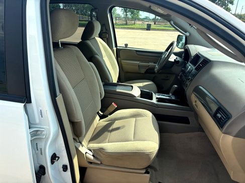 Used 2011 Nissan Armada SV image 12