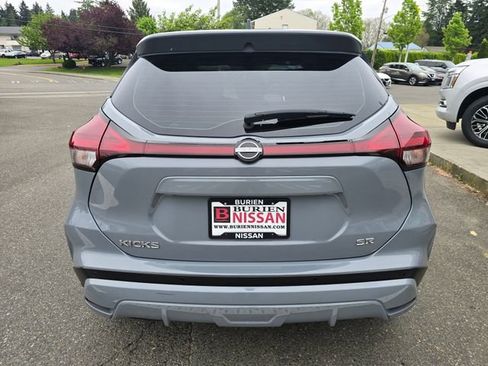 Used 2024 Nissan Kicks SR w/ SR Premium Package FWD image 8