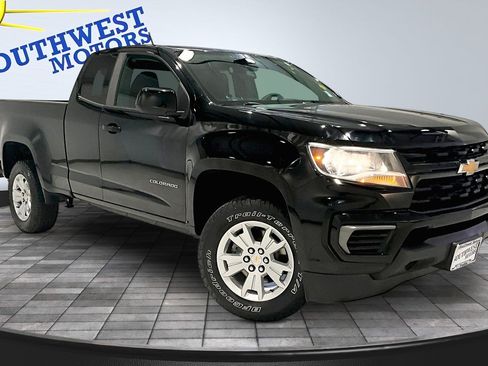 Used 2022 Chevrolet Colorado LT w/ Fleet Safety Package RWD image 3