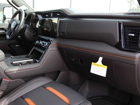 New 2026 GMC Sierra 2500 AT4 w/ AT4 Premium Plus Package image 18