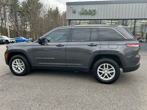Used 2023 Jeep Grand Cherokee Laredo X AWD/4WD image 8