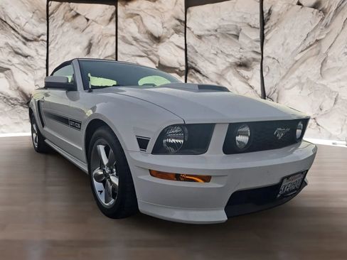 Used 2008 Ford Mustang GT Premium RWD image 3