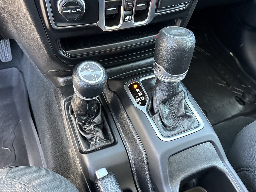Used 2023 Jeep Wrangler Unlimited Sport AWD/4WD image 17