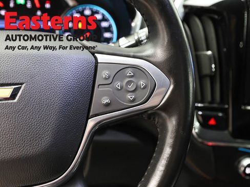 Used 2021 Chevrolet Traverse LT image 16