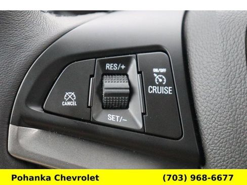 Used 2022 Chevrolet Trax LT w/ LT Convenience Package image 12