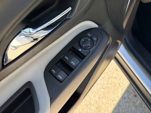 Used 2024 Chevrolet Equinox LS w/ LS Convenience Package image 12