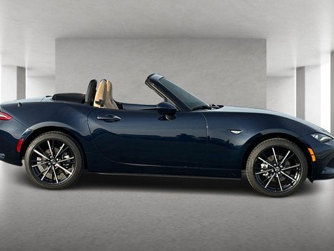 New 2025 MAZDA MX-5 Miata Grand Touring w/ Weather Package image 3