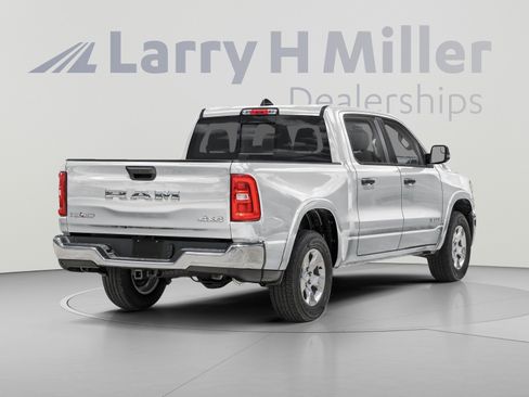 Used 2025 RAM 1500 Big Horn AWD/4WD image 2