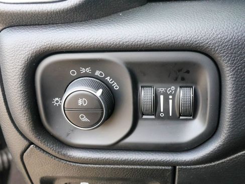 New 2026 RAM 1500 4x4 Crew Cab image 28