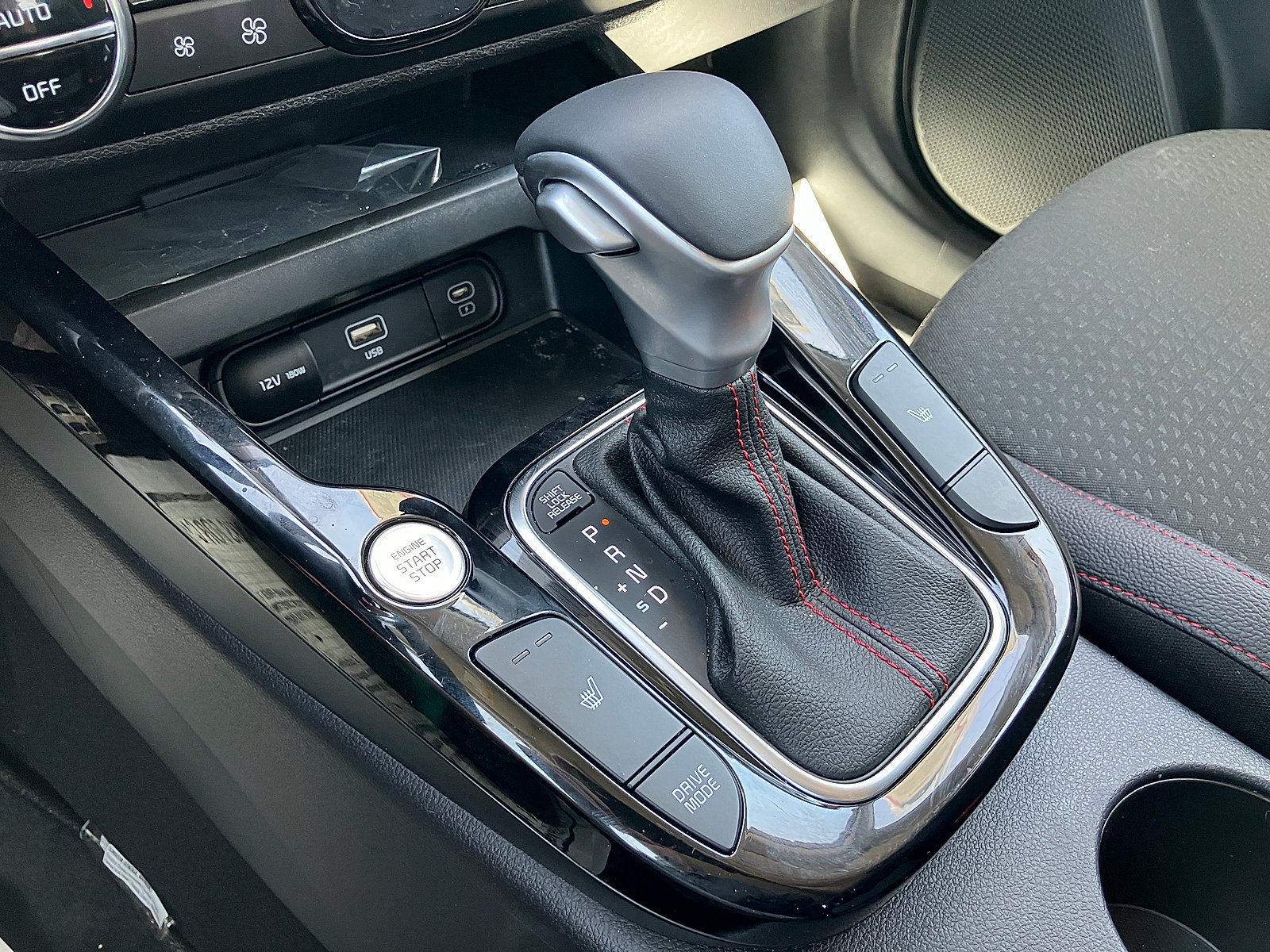 Used 2025 Kia Soul GT-Line w/ GT-Line Technology Package FWD image 32