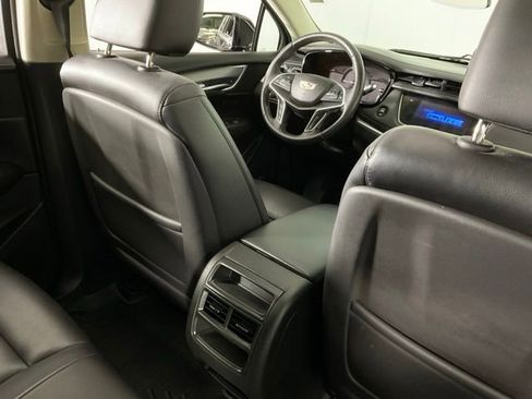 Used 2017 Cadillac XT5 Luxury w/ Driver Awareness Package image 29