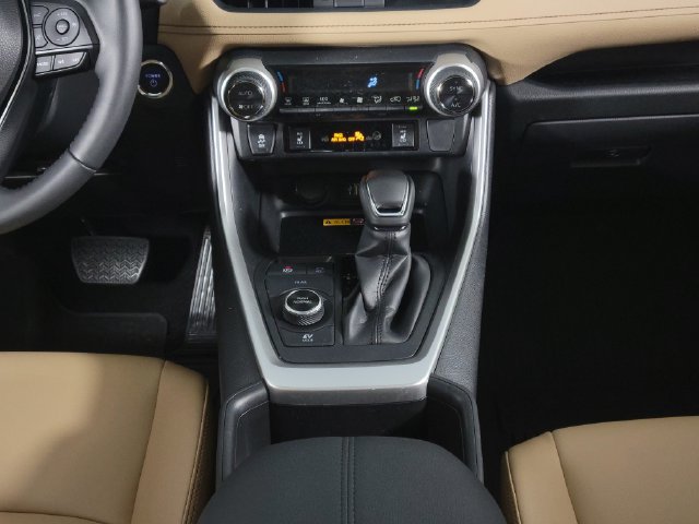 Used 2025 Toyota RAV4 XLE Premium w/ Weather Package AWD/4WD image 20