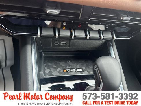 Used 2026 GMC Canyon AT4 w/ AT4 Premium Package AWD/4WD image 17
