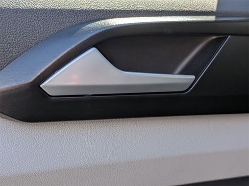 Used 2022 Volkswagen Taos SEL image 29