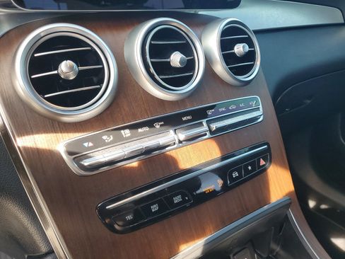 Used 2020 Mercedes-Benz GLC 300 4MATIC image 18