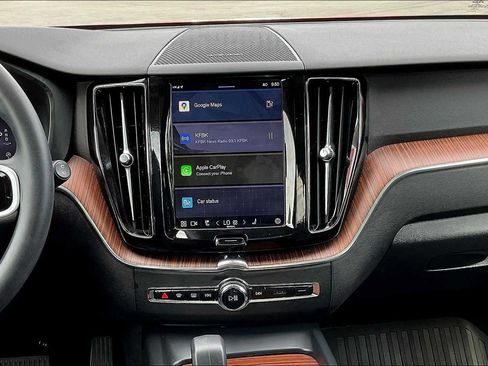 Used 2023 Volvo XC60 B5 Plus w/ Climate Package image 9