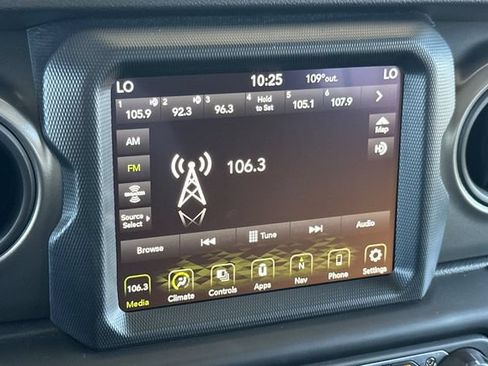 Used 2023 Jeep Wrangler Unlimited w/ 8.4" Radio Group AWD/4WD image 17