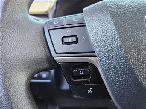 Used 2025 Toyota Camry LE image 14