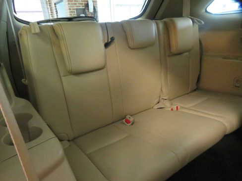 Used 2016 Toyota Highlander XLE FWD image 28