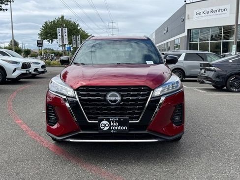 Used 2023 Nissan Kicks SR w/ SR Premium Package FWD image 4