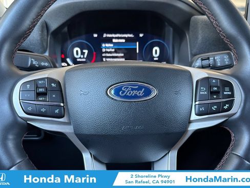 Used 2025 Ford Explorer Active AWD/4WD image 29