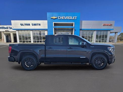 Used 2025 GMC Sierra 1500 Elevation w/ Elevation Premium Package image 7