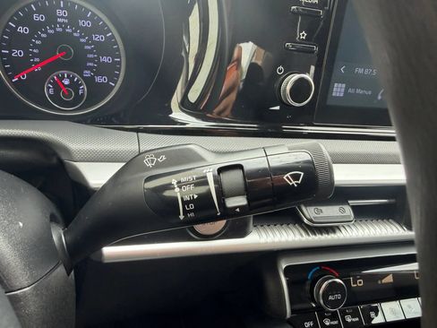 Used 2021 Kia K5 LXS FWD image 15