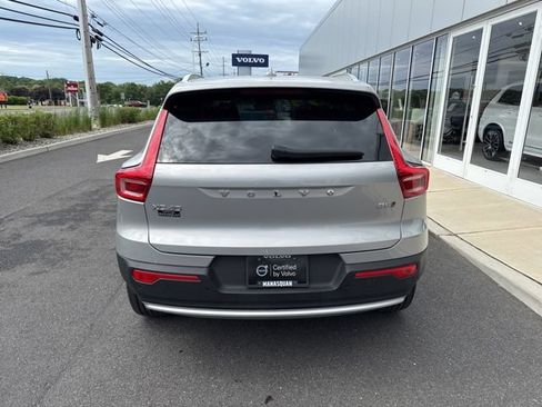 Certified 2025 Volvo XC40 B5 Plus AWD/4WD image 4