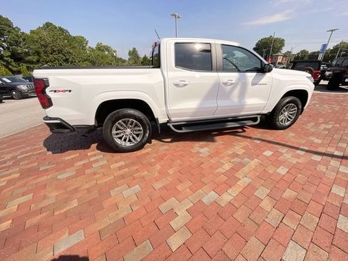 Used 2023 Chevrolet Colorado LT w/ LT Convenience Package II AWD/4WD image 36