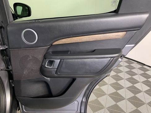 Used 2017 Land Rover Discovery HSE Luxury image 29