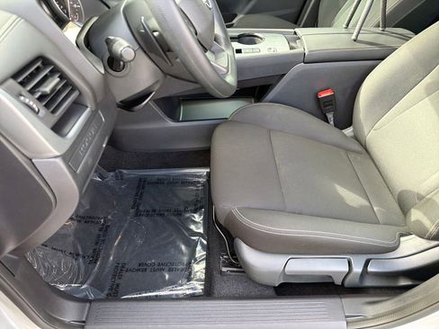 Certified 2025 Nissan Rogue S image 18