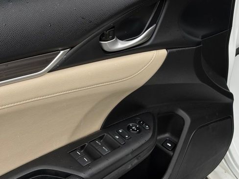 Used 2021 Honda Civic Touring image 13
