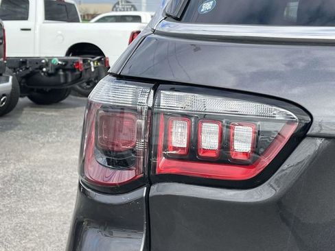 Used 2023 Jeep Compass Limited image 10