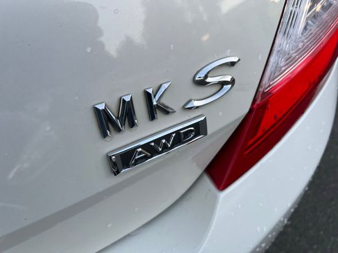 Used 2013 Lincoln MKS AWD image 5