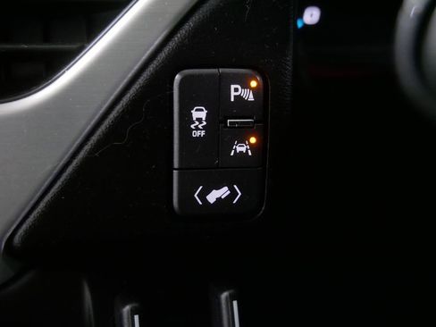 Used 2017 GMC Yukon SLT w/ Premium Edition image 18