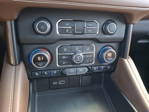 Certified 2021 Chevrolet Suburban High Country AWD/4WD image 17