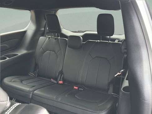 New 2026 Chrysler Pacifica Select image 28