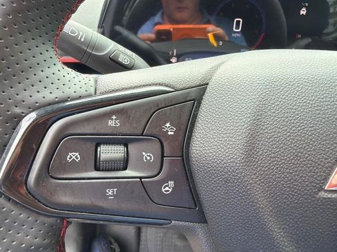 Used 2026 Chevrolet Trax RS FWD image 12