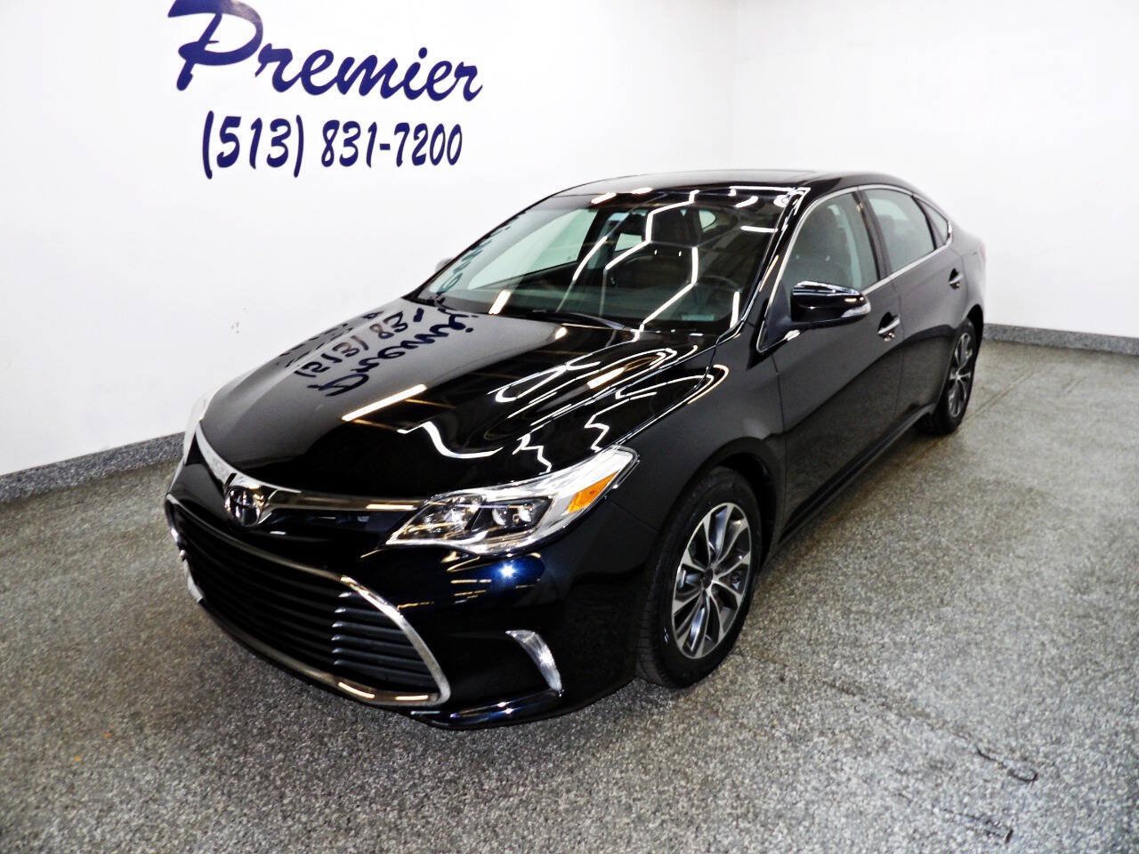 Used 2016 Toyota Avalon XLE Premium FWD image 1