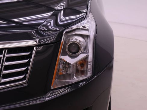 Used 2015 Cadillac SRX Luxury w/ Driver Awareness Package AWD/4WD image 25