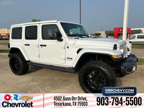 Used 2025 Jeep Wrangler Unlimited Sahara AWD/4WD image 1